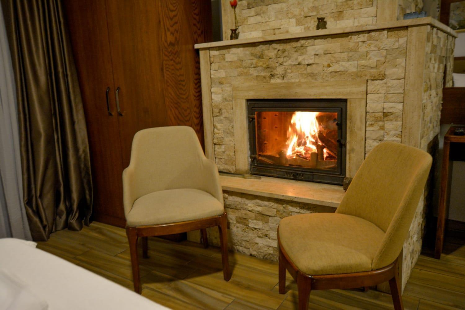 Hill River Hotel アグヴァ エクステリア 写真