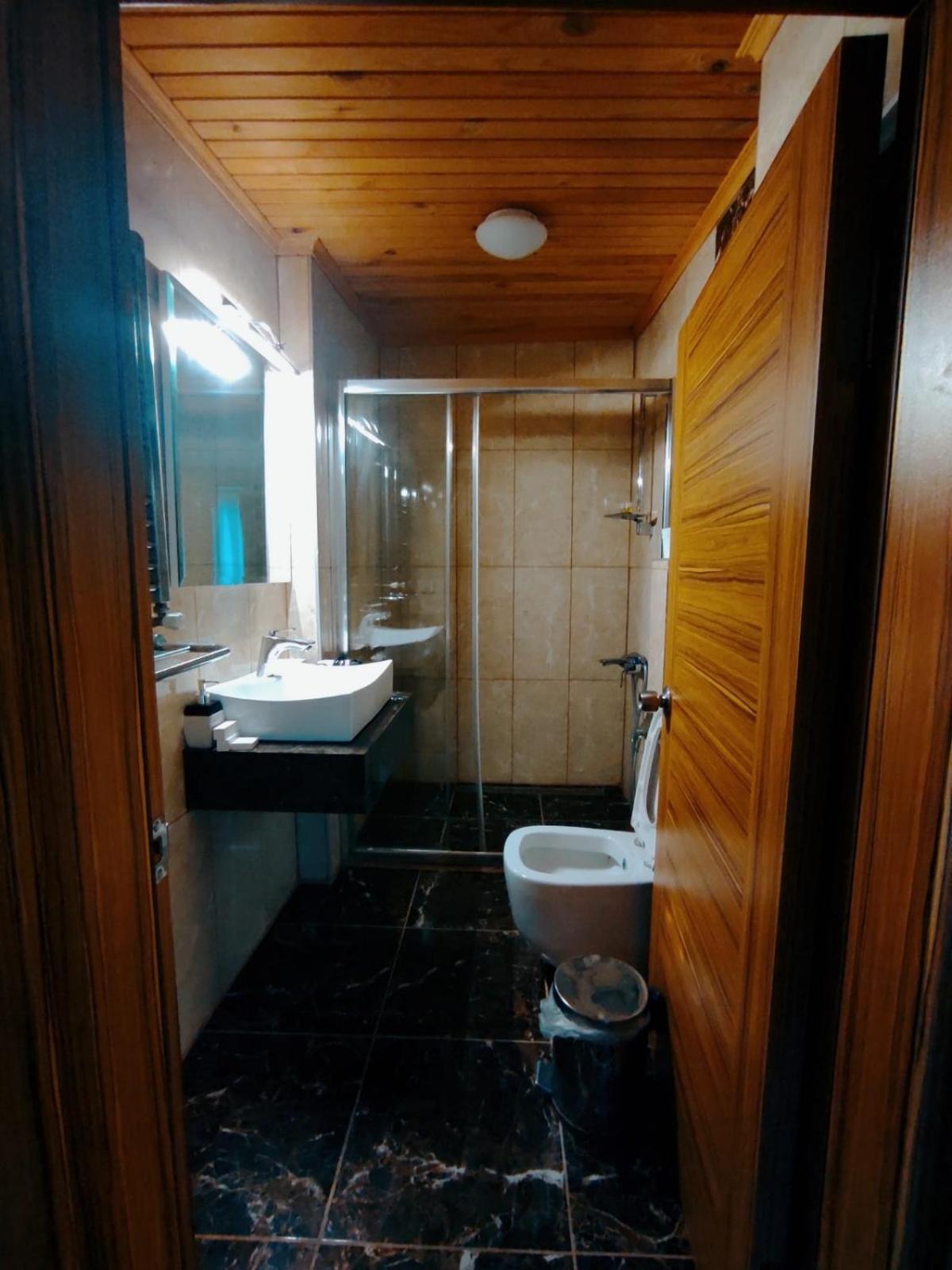 Hill River Hotel アグヴァ エクステリア 写真